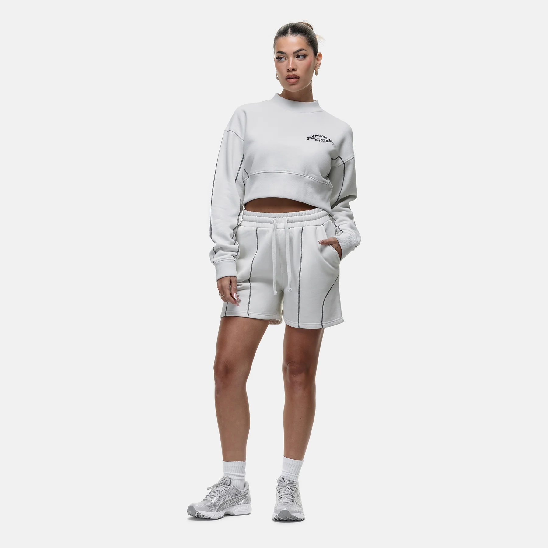 Overlock Vintage White Sweatshirt - Image 4